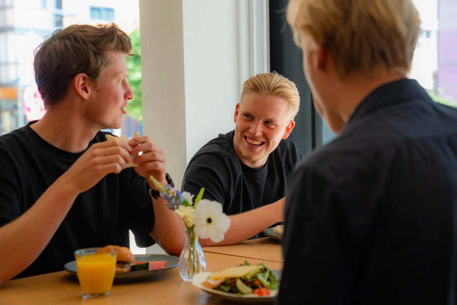 Samen lunchen op kantoor